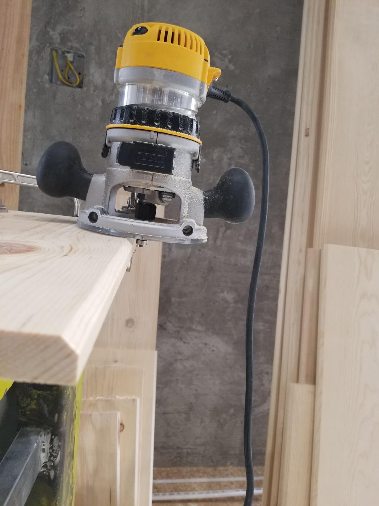 DEWALT Router, Fixed/Plunge Base Kit, 12-Amp, 2-1/4-HP (DW618B3) customer photo 2