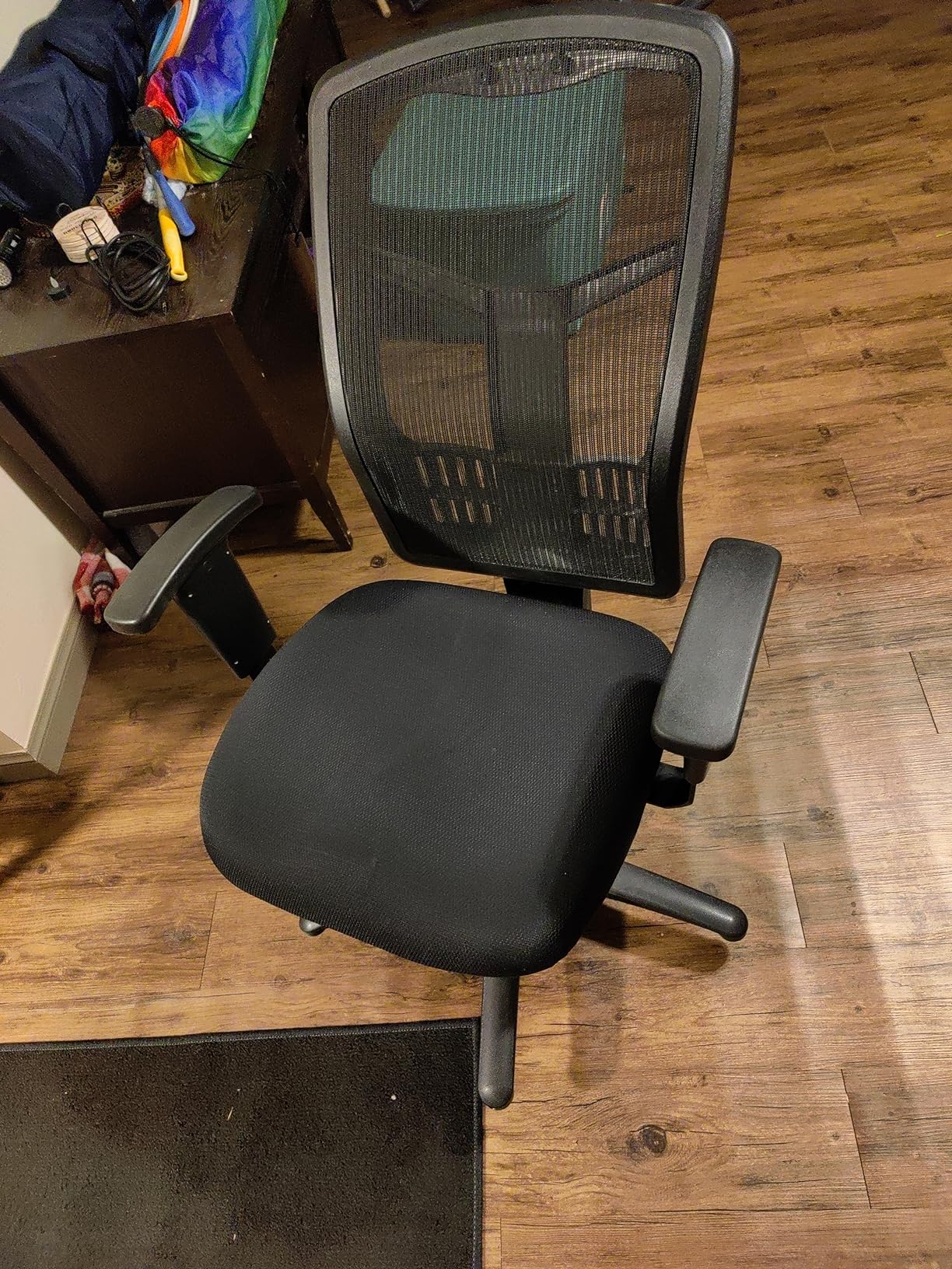 Lorell ErgoMesh High-Back Executive Office Chair - Adjustable Seat & Back Angles, Customizable Arm Height & Width, Breathable Mesh Design, Ergonomic Support, 5-Year Limited Warranty customer photo 2