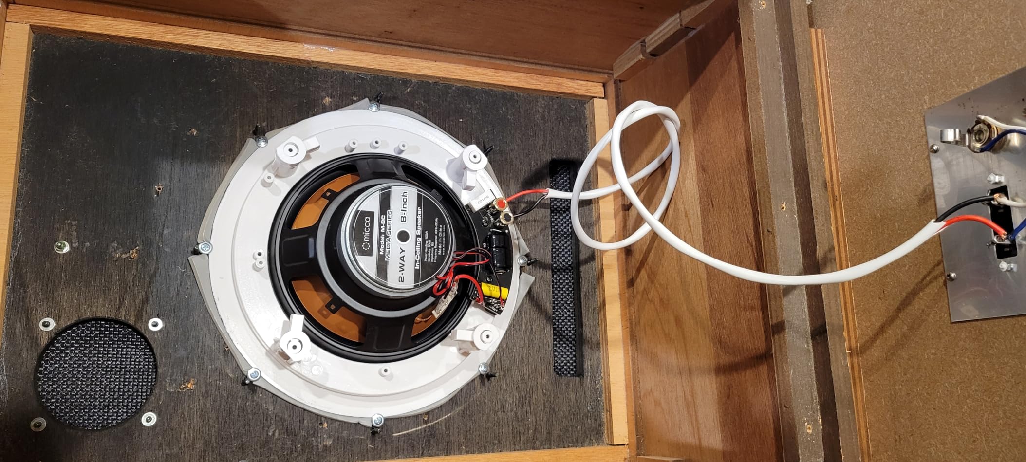 Micca M-8C 2-Way in-Ceiling Round Speaker, 9.4