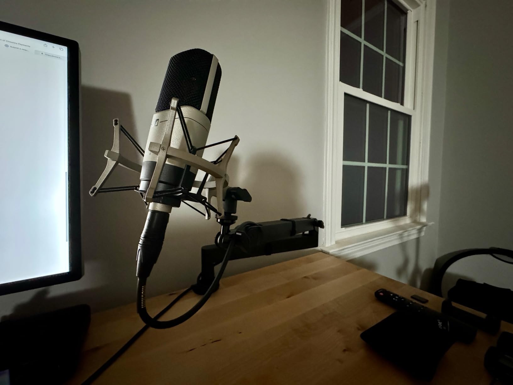 Sennheiser Professional MK 4 Cardioid Condenser Studio Microphone - 1-inch true condenser capsule with cardioid polar pattern customer photo 1