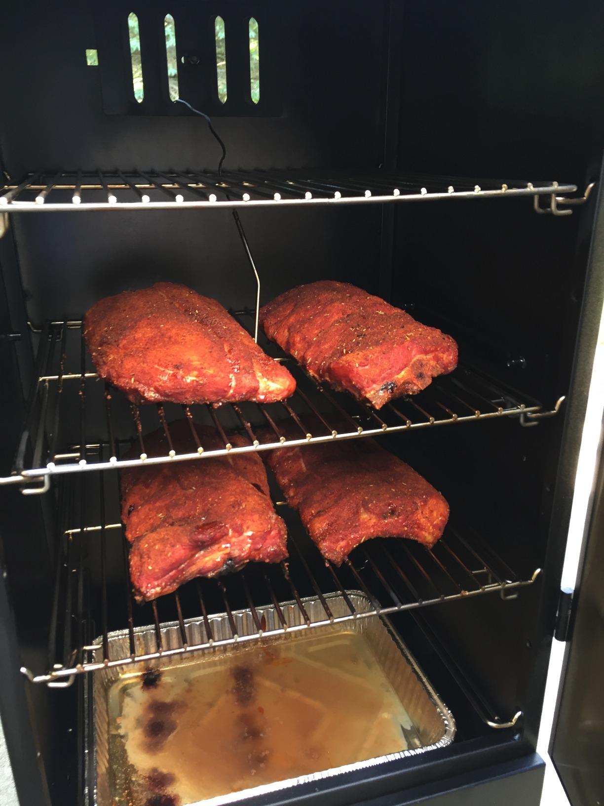 Masterbuilt 30-Inch Dual Fuel Propane & Charcoal Vertical Smoker, 730 Sq. In. Cooking Space, 4 Smoking Racks customer photo 1