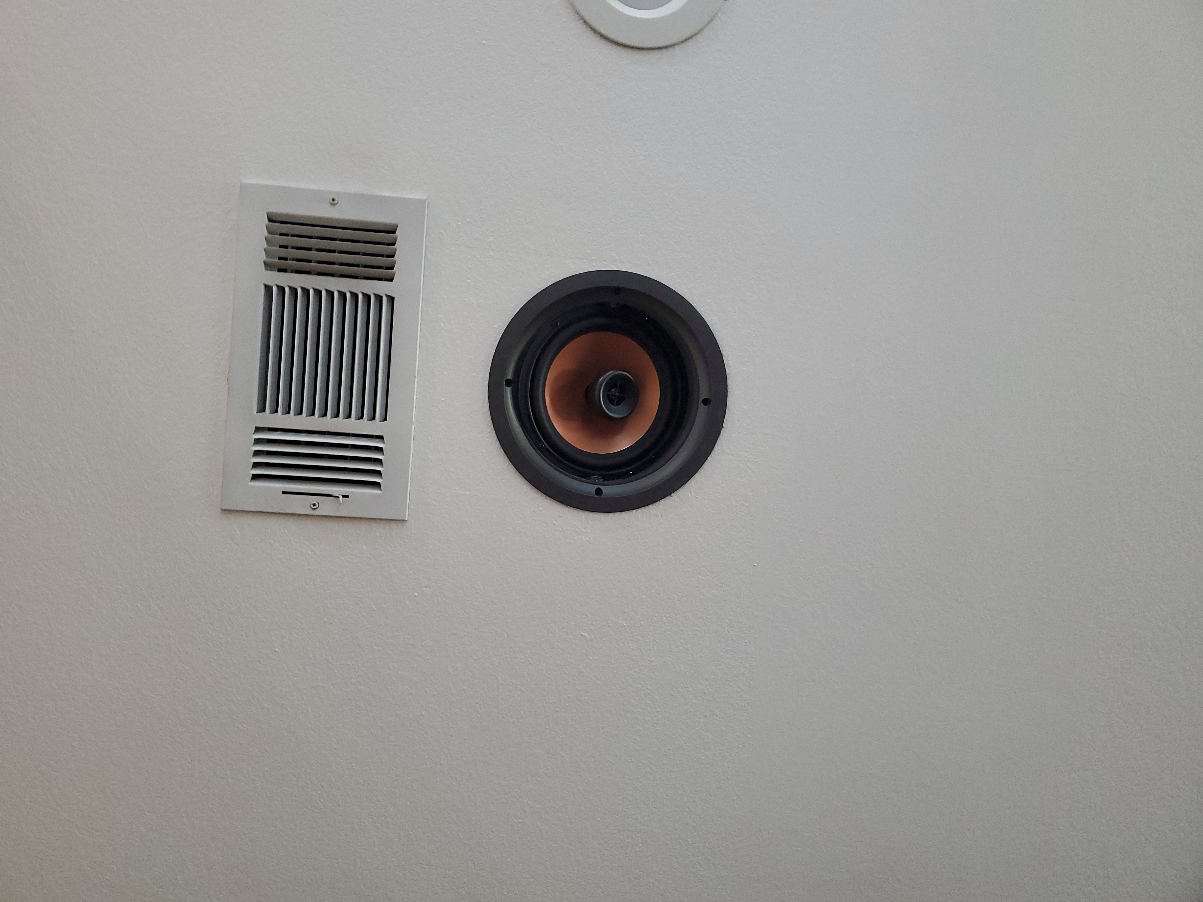 Klipsch Outdoor/Surround in-Ceiling Speaker Soundbar Home Speaker, Set of 1, White (CDT-5800-C II) customer photo 2