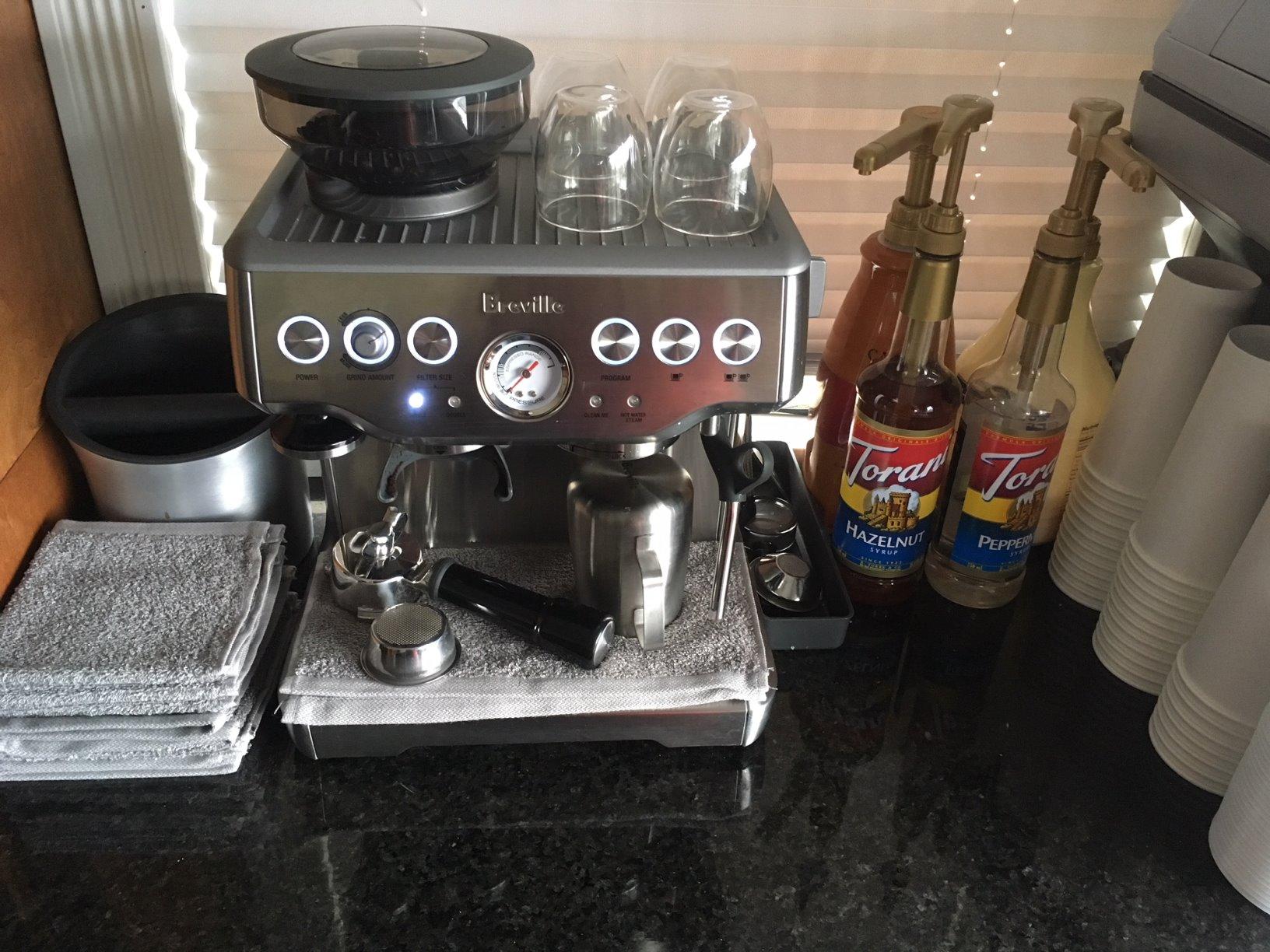 Breville BES870XL Barista Express Espresso Machine, Brushed Stainless Steel | Craft cafe-quality espresso shots, lattes and cappuccinos at home with this manual coffee maker with built-in grinder customer photo 1