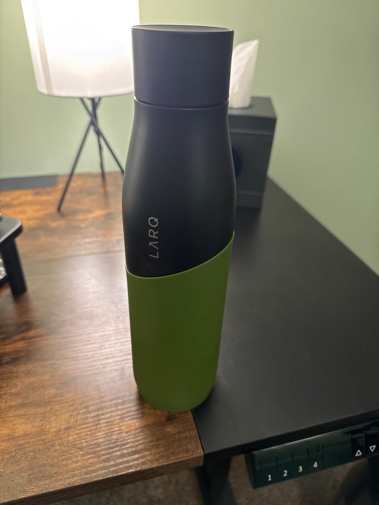 LARQ Bottle Movement PureVis 32 oz - Lightweight Self-Cleaning and Non-Insulated Stainless Steel Water Bottle with UV Water Purifier | Reusable & Travel Friendly, Black/Pine customer photo 1