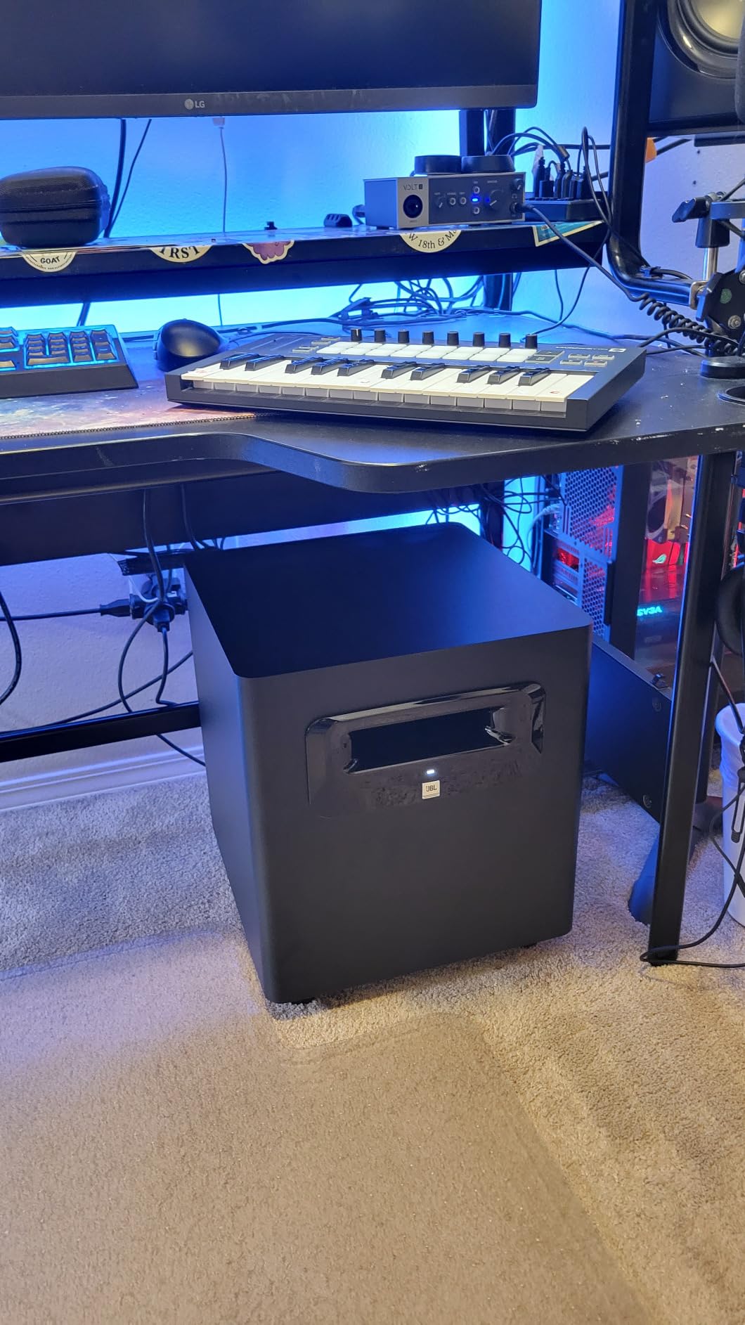 JBL Professional LSR310S - Studio Monitor Subwoofer, 10-Inch, Black | 10 High-excursion, down-firing driver 200W Amplifier customer photo 2