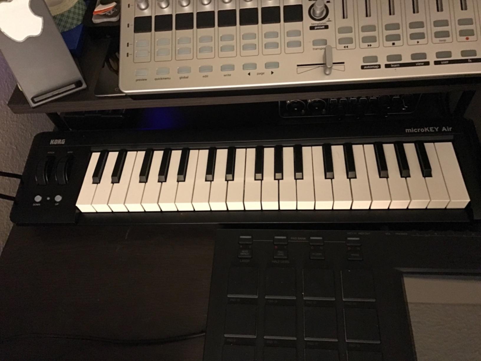 Korg MicroKEY Air 61-Key Bluetooth and USB MIDI Controller Keyboard customer photo 2