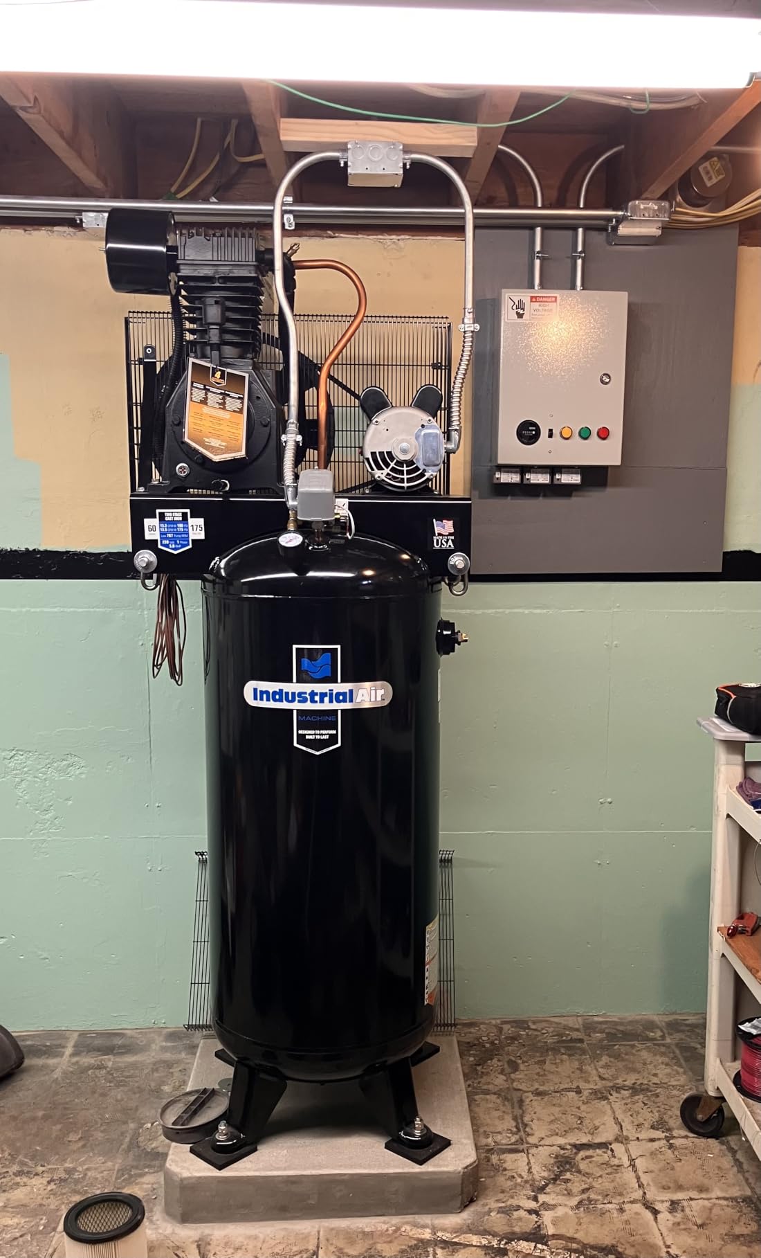 IV5076055 60 gallon 5 hp Two Stage Air Compressor customer photo 1
