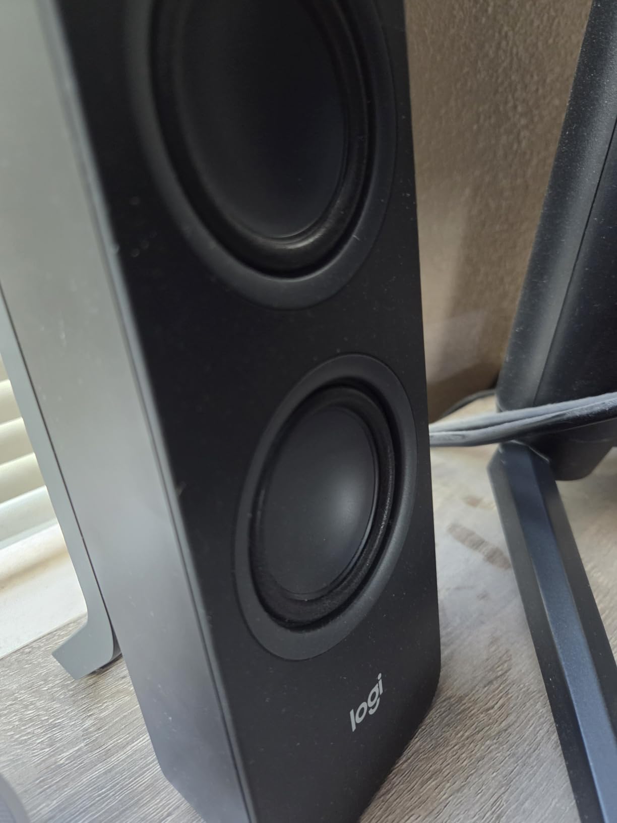 Logitech Z207 2.0 Stereo Computer Speakers with Bluetooth customer photo 2