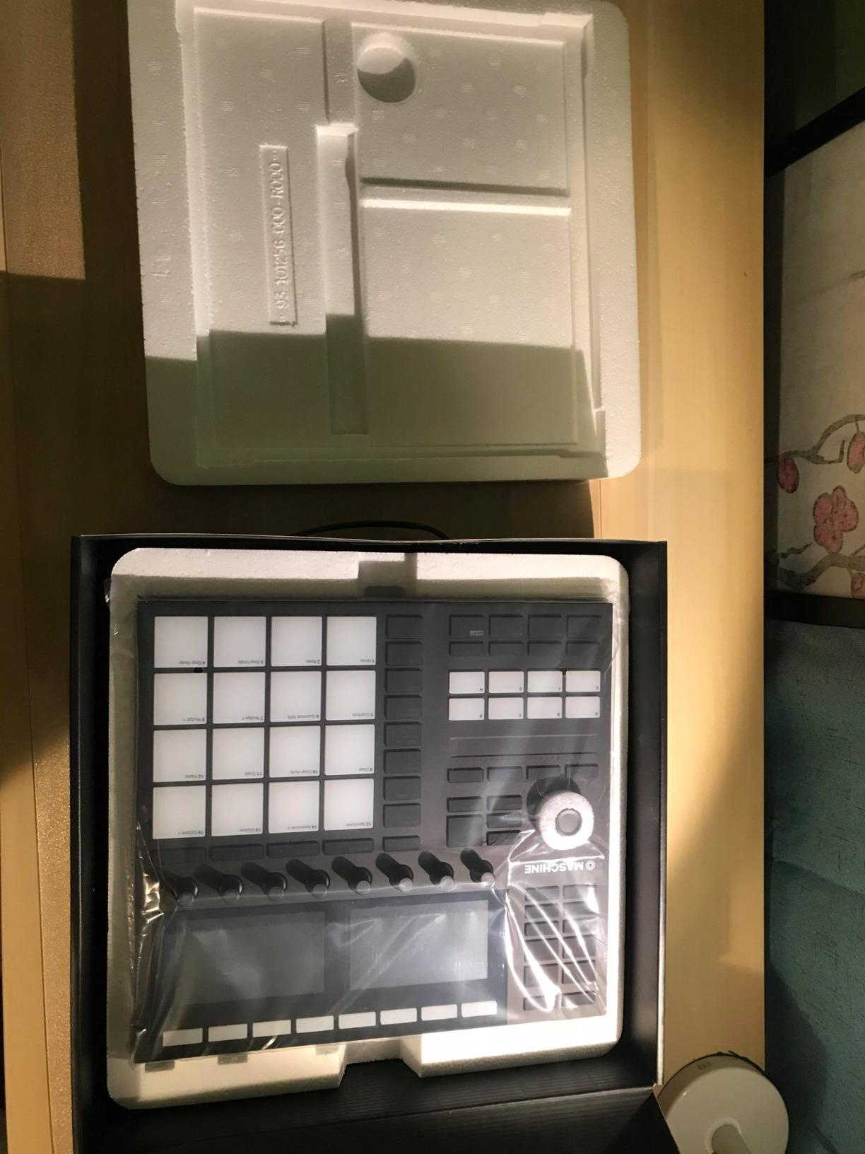 Native Instruments Maschine Mk3 Drum Controller customer photo 1