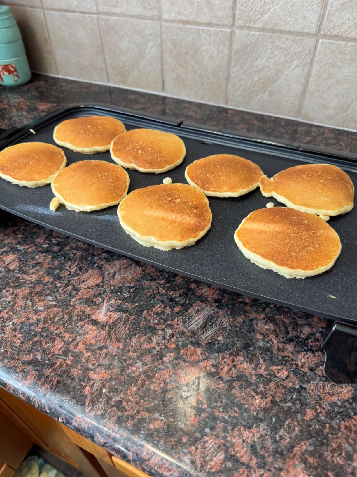 BLACK+DECKER 8-Serving Electric Griddle with Warming Tray | Family-size electric griddle with nonstick surface, warming tray and removable drip tray customer photo 1