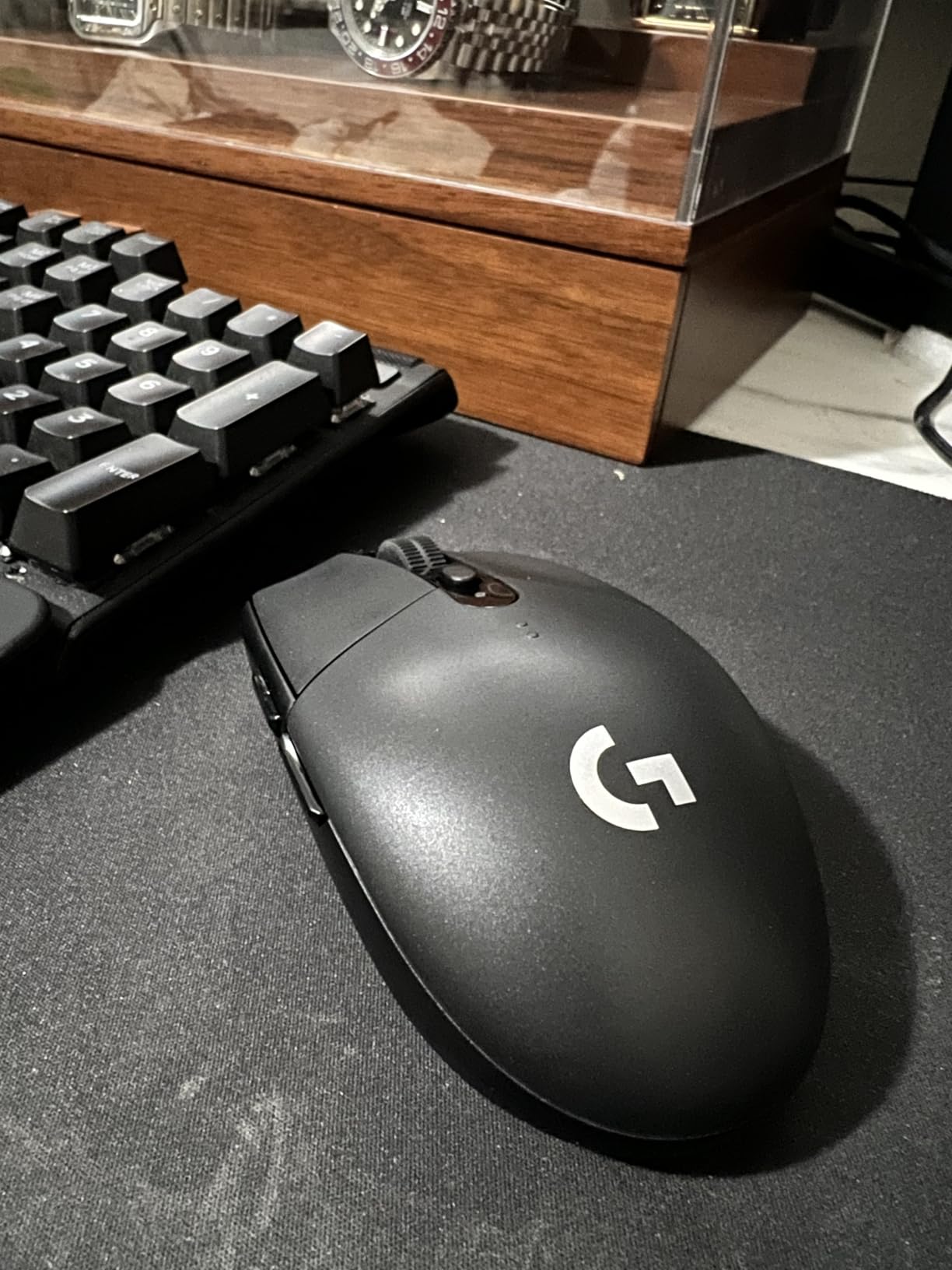 Logitech G305 Lightspeed Wireless Gaming Mouse - Black | HERO sensor, 12,000 DPI, Six programmable buttons, 250-hour battery, On-board memory customer photo 2
