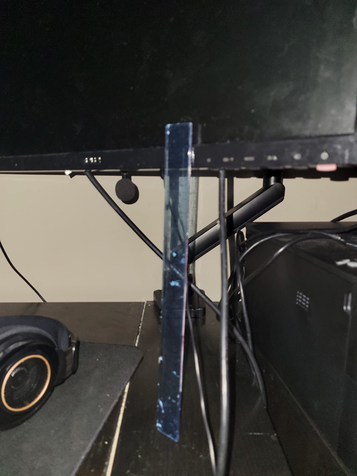 Mount-It! Single Monitor Desk Mount, Top-Mount Arm, 17-32
