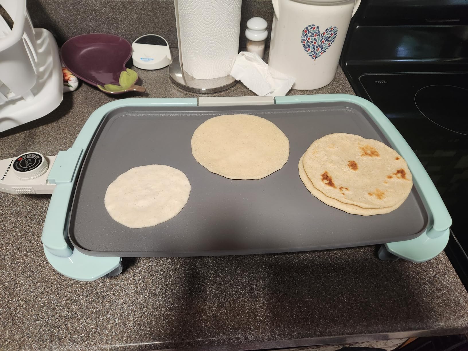 OVENTE Electric Griddle with 16 x 10 Inch Non-Stick Plate, Removable and Adjustable Temperature Control, Indoor Grill for Pancakes, Eggs or Burgers customer photo 1
