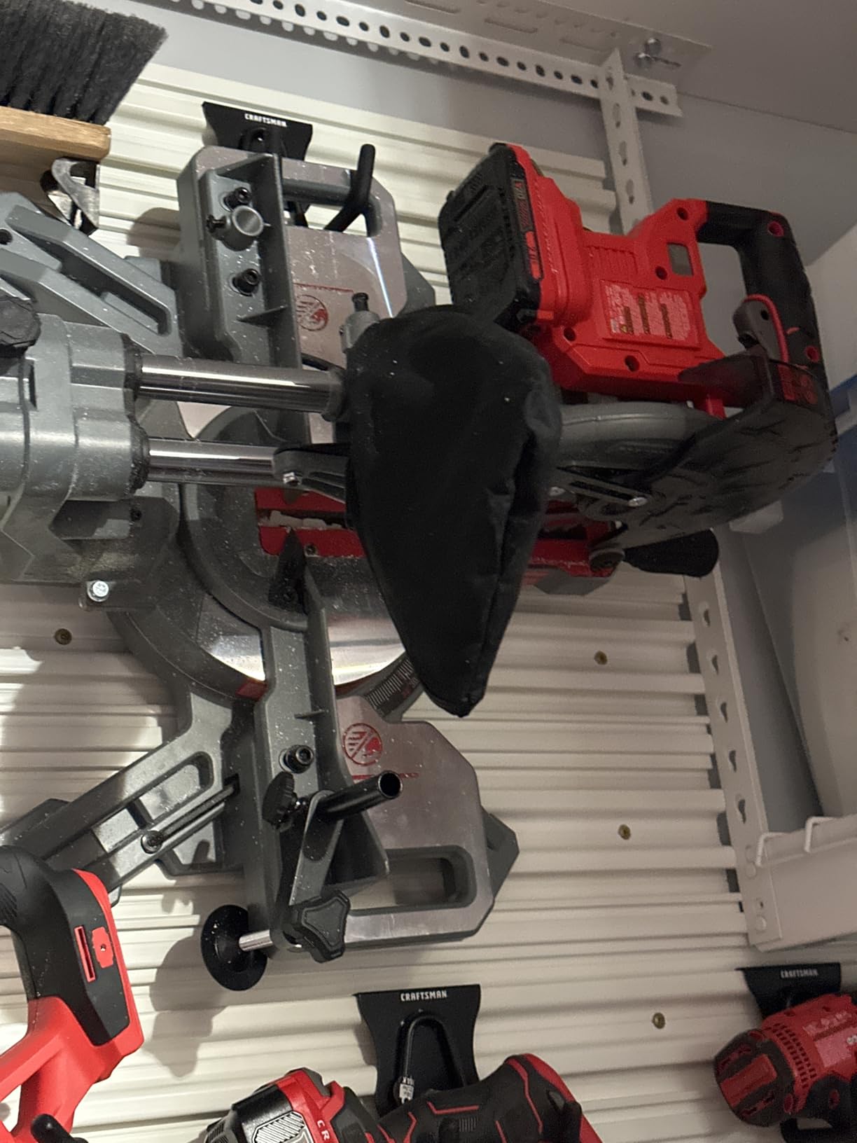 CRAFTSMAN V20 Cordless Sliding Miter Saw, 7-1/4 inch, Single Bevel, Battery and Charger Included (CMCS714M1) customer photo 2