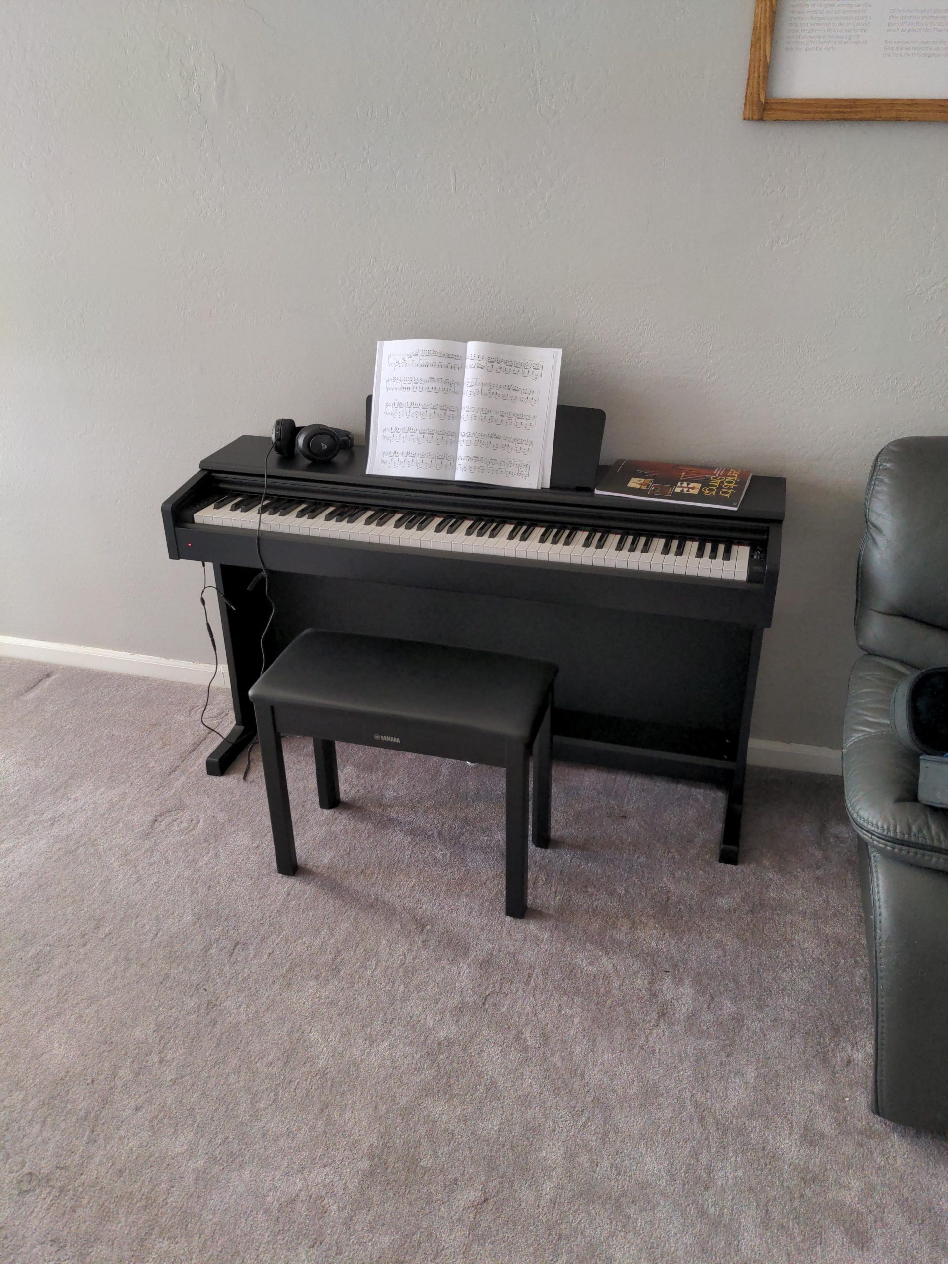 Yamaha YDP144B Arius Series Digital Console Piano with Bench, Black customer photo 2