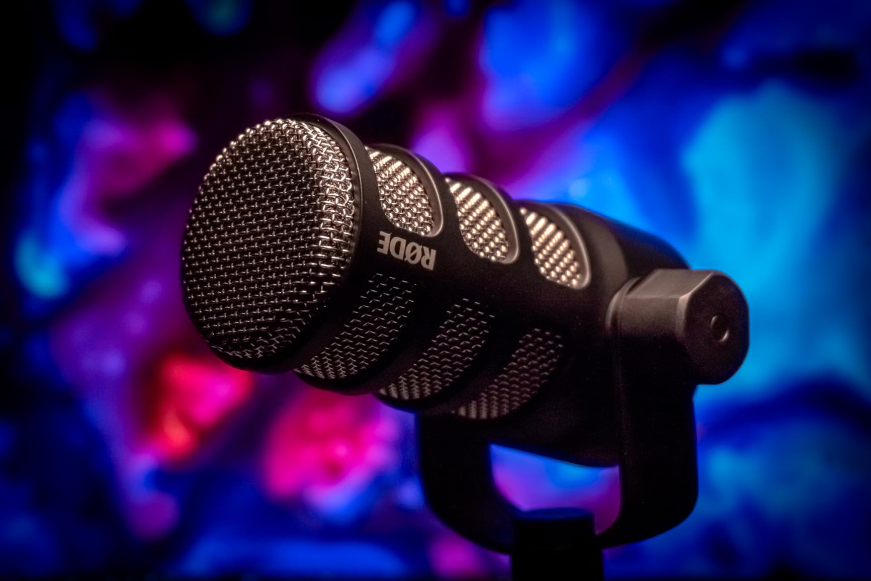 RØDE PodMic Cardioid Dynamic Broadcast Microphone - XLR Output, Requires Audio Interface (RØDECaster, AI-1, or similar). For USB Plug-and-Play, see PodMic USB. | Broadcast-Grade Dynamic Cardioid Xlr Mic, Built-in Pop Filter, Shockmount, Swing Mount, Requires Audio Interface customer photo 1