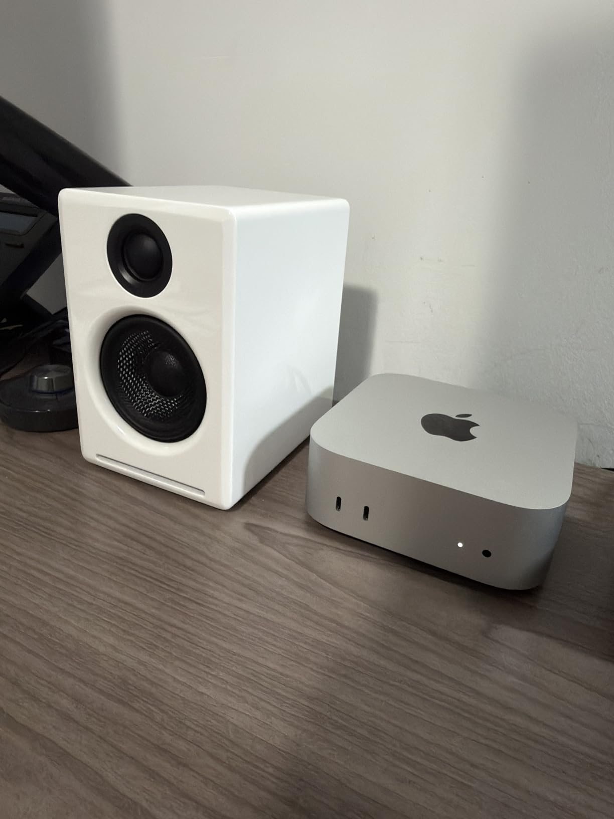 Audioengine A2+ Wireless Computer Speakers - Bluetooth Desktop Speakers | with 24-Bit DAC for PC, Mac, Gaming and Music - Black customer photo 1