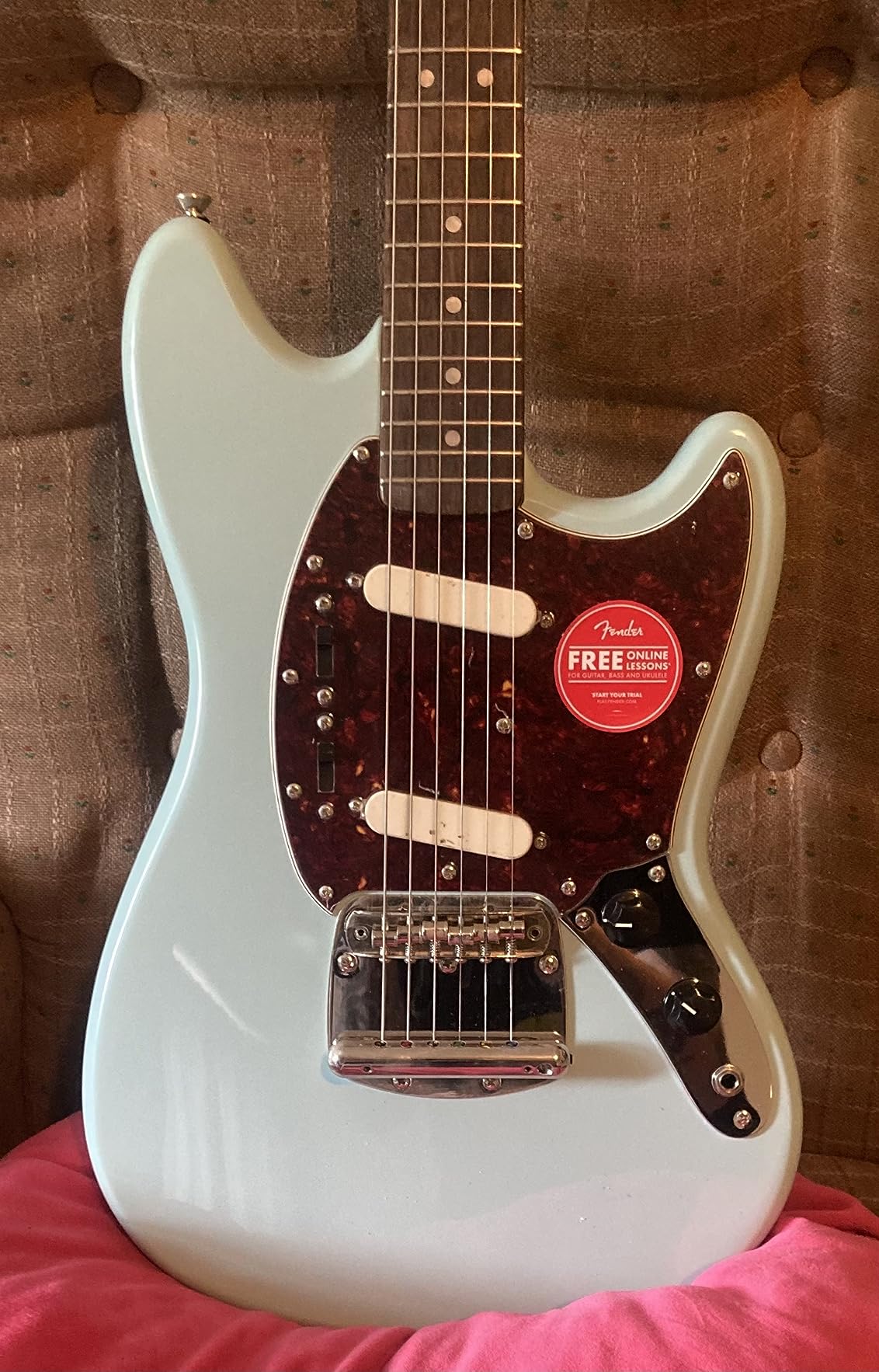 Squier Classic Vibe 60s Mustang Electric Guitar, with 2-Year Warranty, Sonic Blue, Laurel Fingerboard | 24 Short Scale, Fender-Designed Alnico Pickups customer photo 2