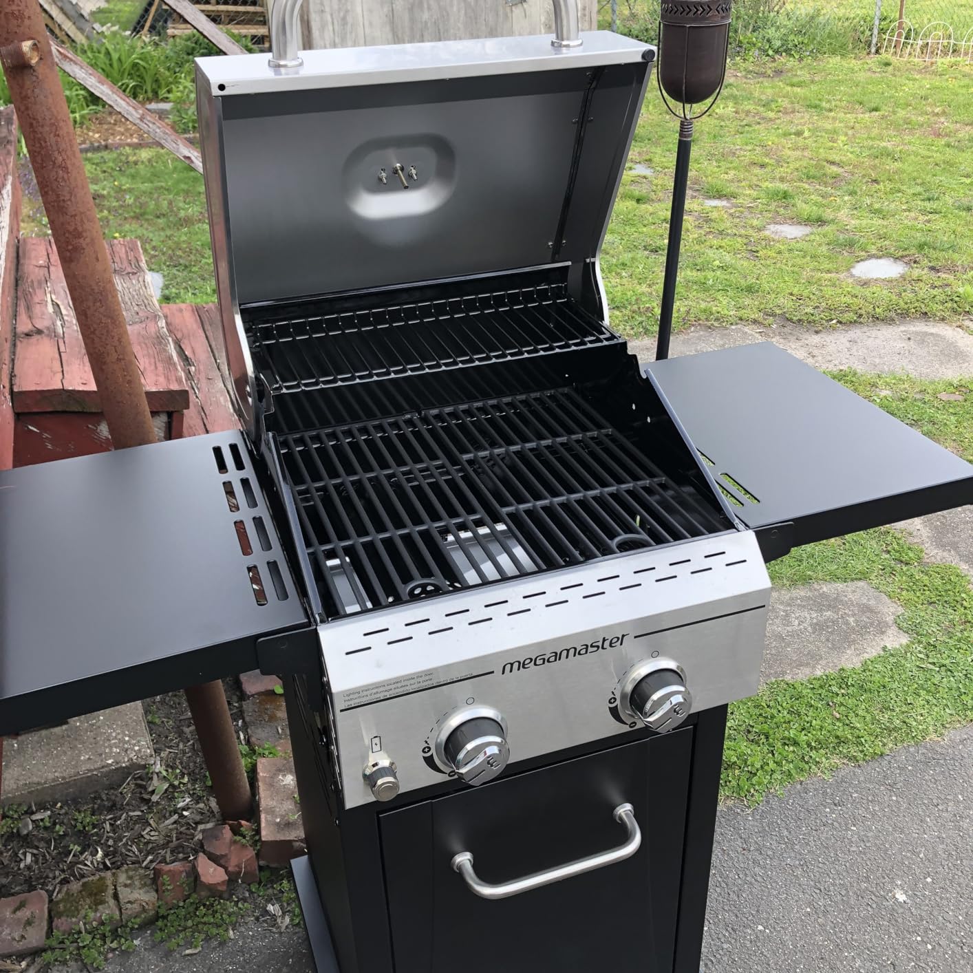 Megamaster Deluxe 2-Burner Gas Grill with Foldable Side Tables customer photo 1