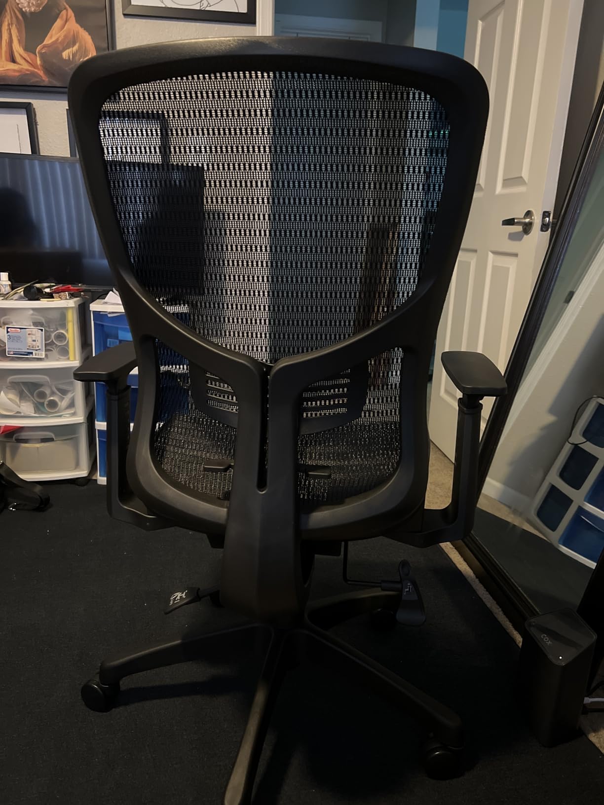 Staples Ergonomic Task Chair, Mesh, Ergonomic, Lumbar Support, Adjustable Height, Black customer photo 1