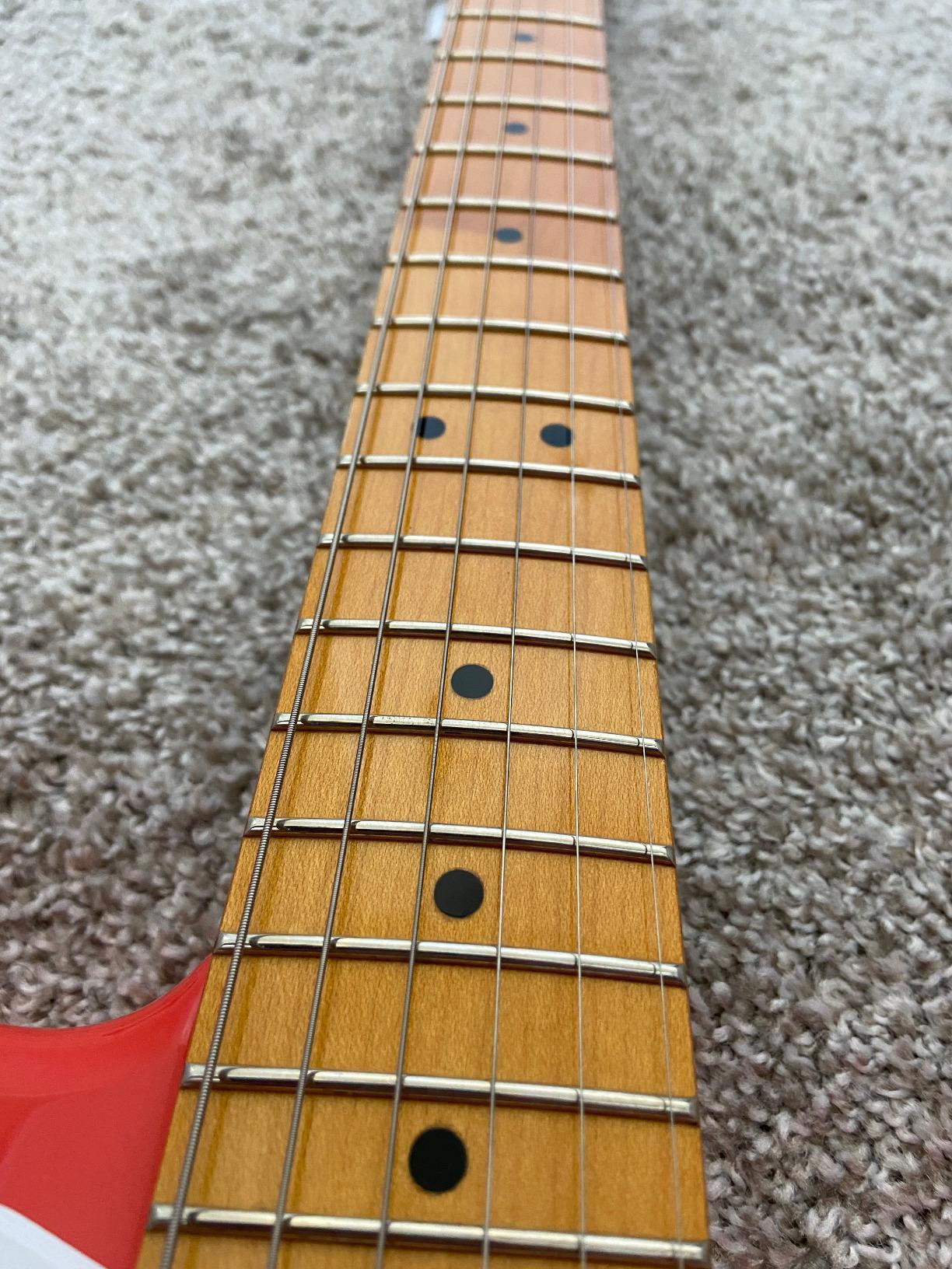 Squier Classic Vibe 60s Stratocaster Electric Guitar, 3-Color Sunburst customer photo 2