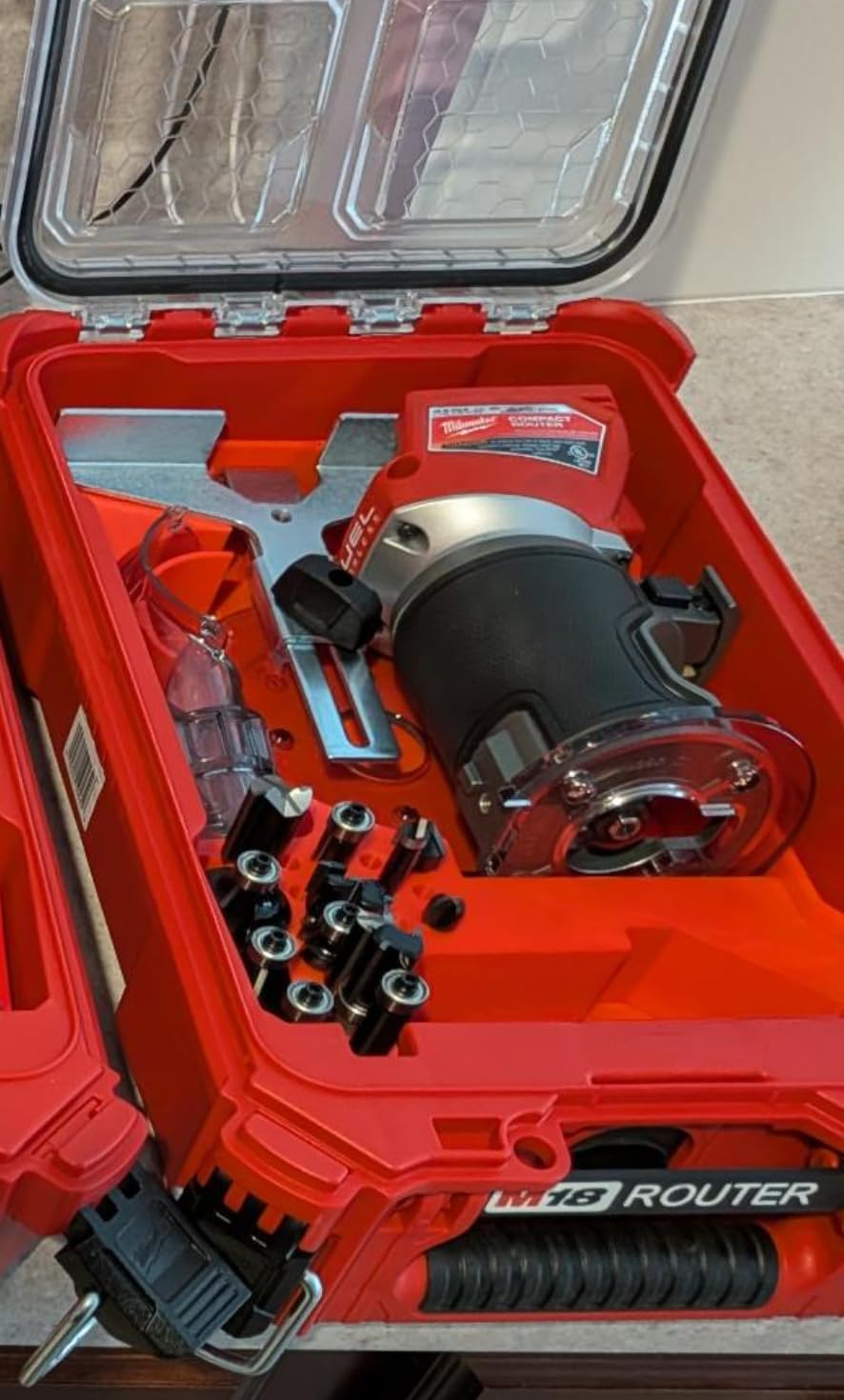 Milwaukee Cordless Compact Router, 18.0 Voltage customer photo 1