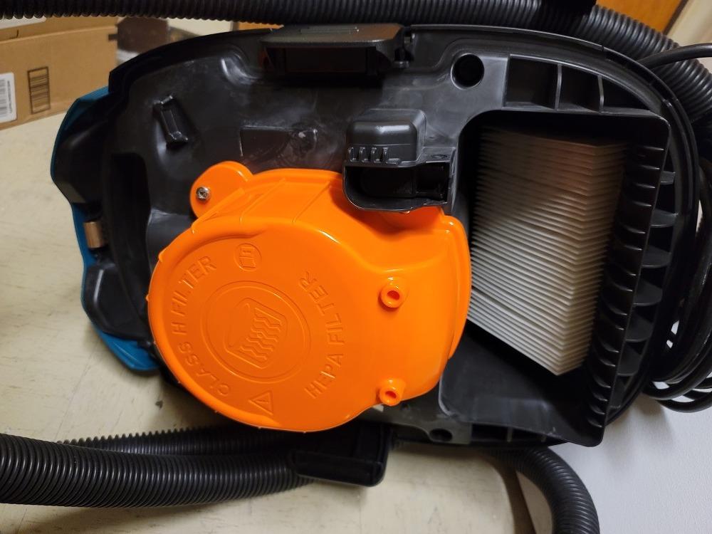 Makita VC4210L 11 Gallon Wet/Dry HEPA Filter Dust Extractor/Vacuum customer photo 2