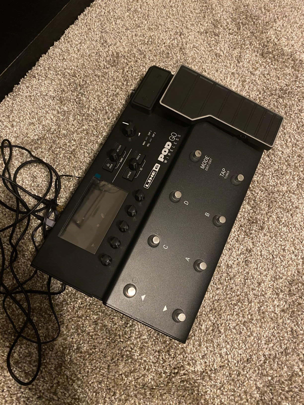 Line 6 POD Go Guitar Multi-Effects Pedal with 4-inch Color Touchscreen, Amp Modeling, Effects, IR Loader customer photo 2