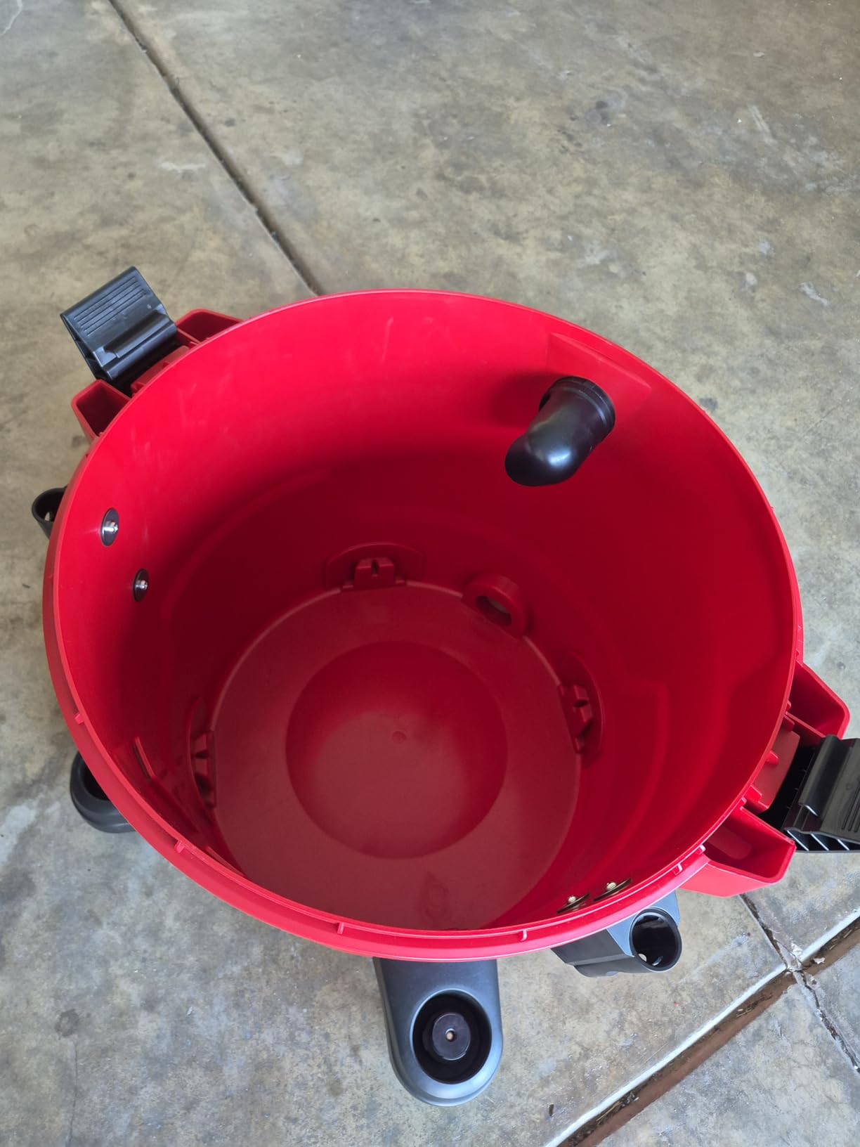 Vacmaster VJH1211PF 1101 12-Gal 5.5 Peak HP Heavy-Duty Wet/Dry Vac Red customer photo 1