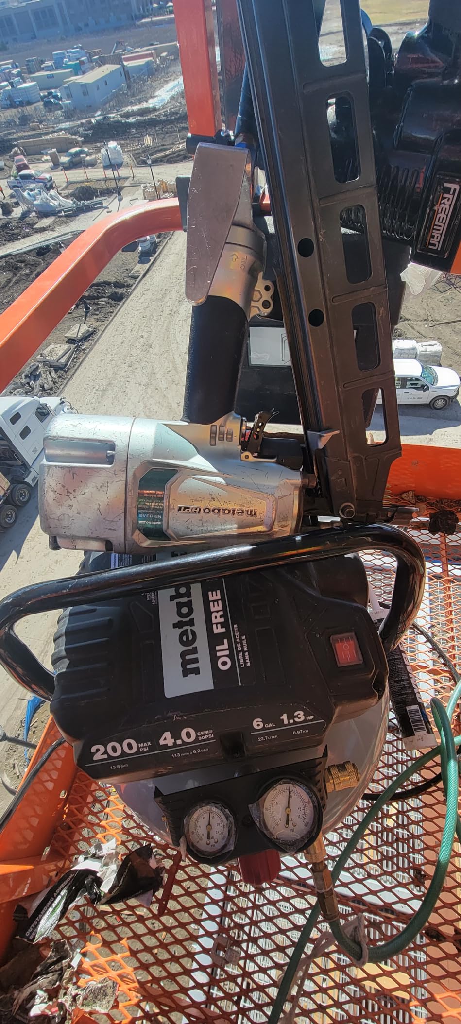 Metabo HPT Portable Pancake Air Compressor, 6 Gallon 200 PSI, EC914S | 4 CFM Flow Rate, Powers Multiple Framing Siding Roofing Nailers Brad Guns Simultaneously, Job-Site Ready customer photo 1