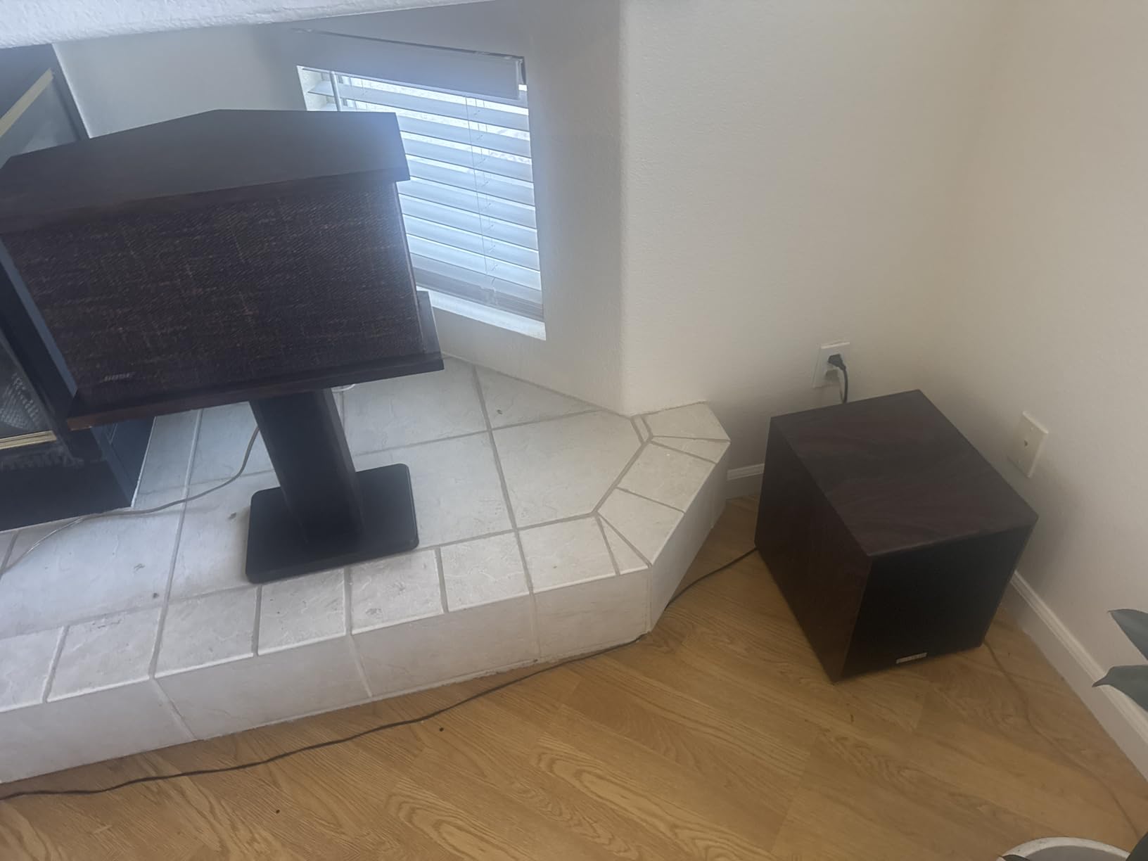 Rockville Rock Shaker 10 Black 600W Powered Subwoofer, Class-D Amp, Adjustable Crossover, MDF Enclosure customer photo 2