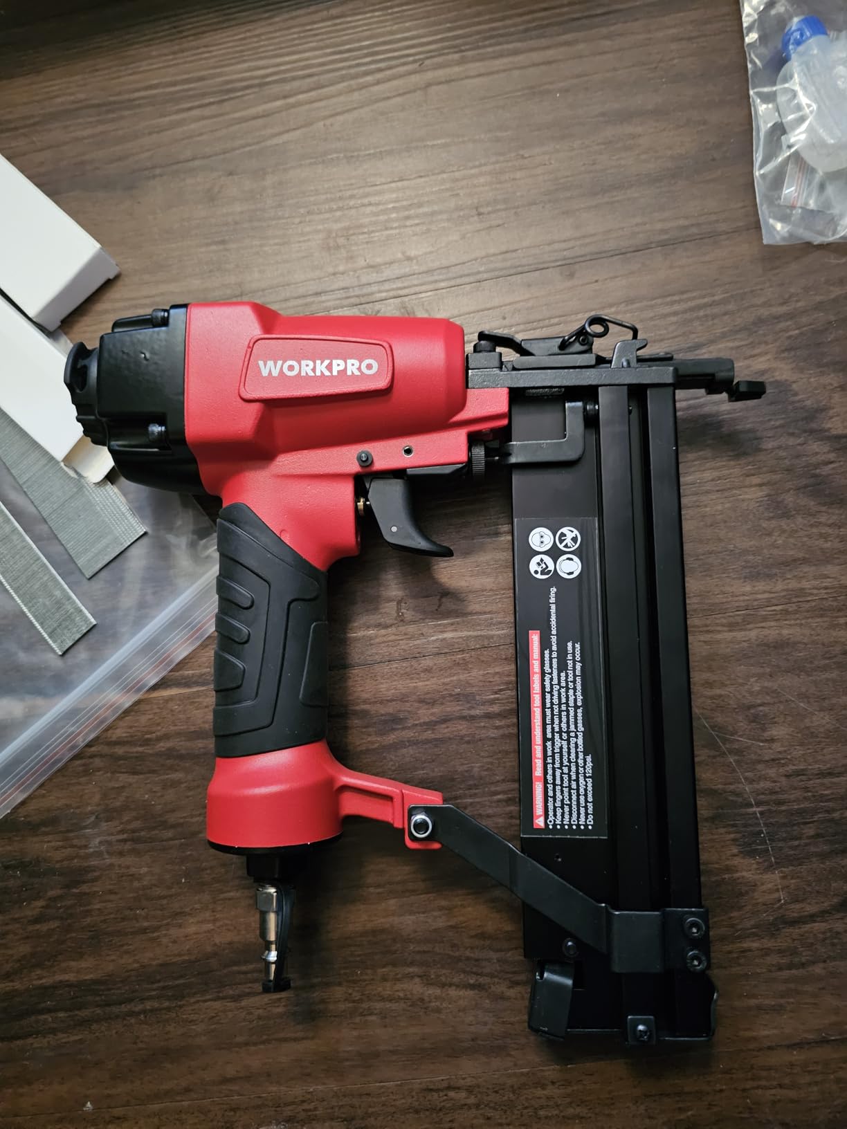 WORKPRO 18 GA Pneumatic Brad Nailer 2-in-1 Nail Gun & Stapler | Includes 400 brad nails and 300 staples for woodworking, trim work customer photo 1