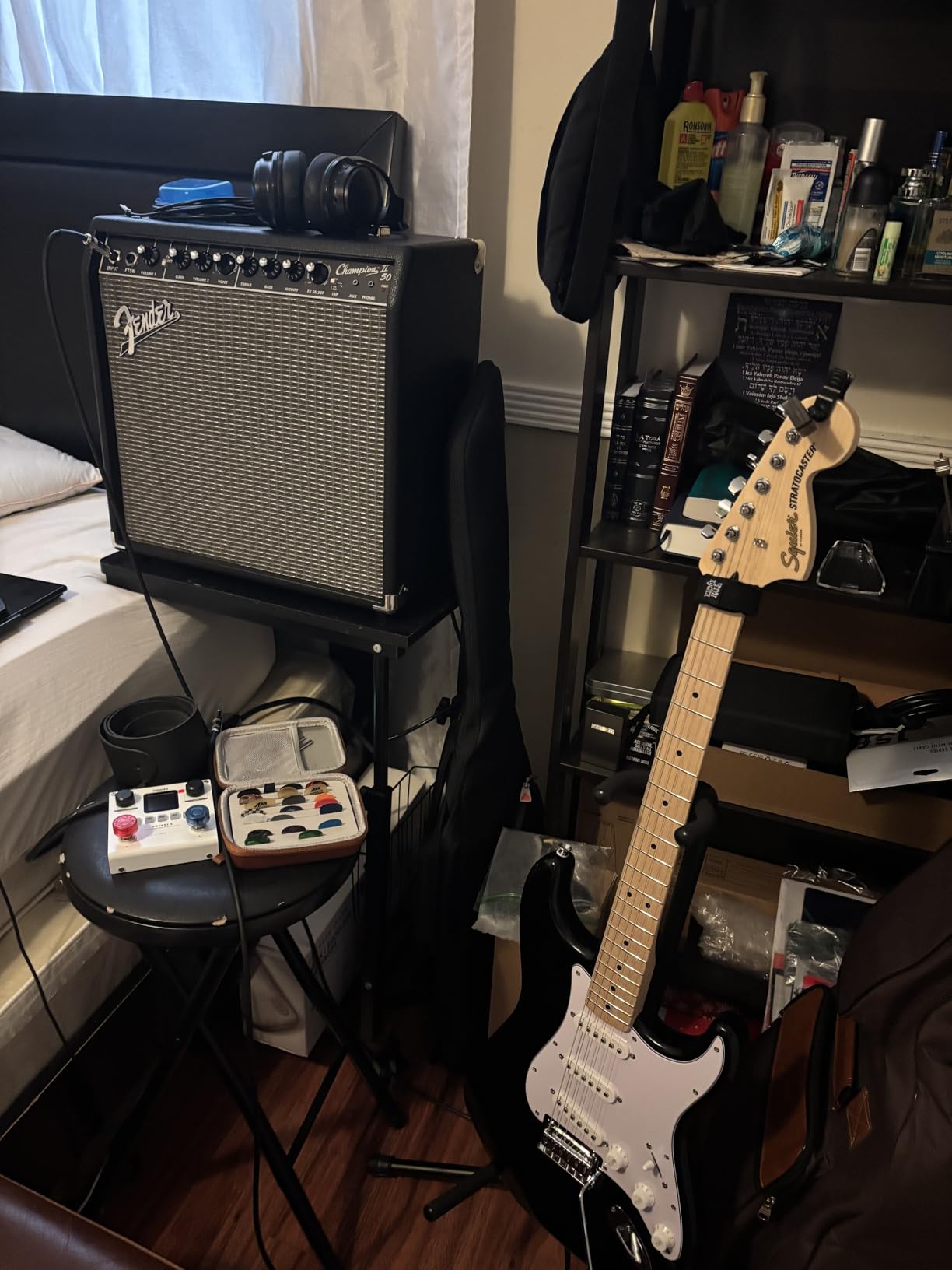 Squier Affinity Series Stratocaster Electric Guitar, with 2-Year Warranty, 3-Color Sunburst, Laurel Fingerboard | Poplar Body, Maple Slim 'c' Neck, Indian Laurel Fingerboard, 3 Single-Coil Pickups, 5-Way Switch, 2-Point Tremolo customer photo 1