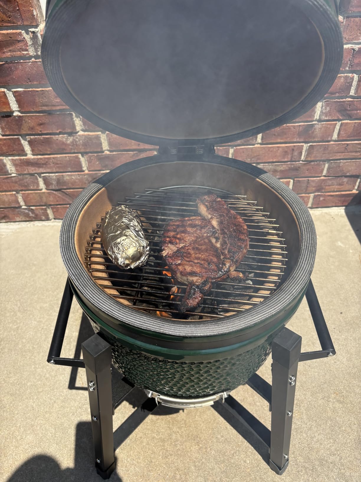 London Sunshine Ceramic Kamado Charcoal BBQ Grill and Smoker, Stainless Steel Grates -15