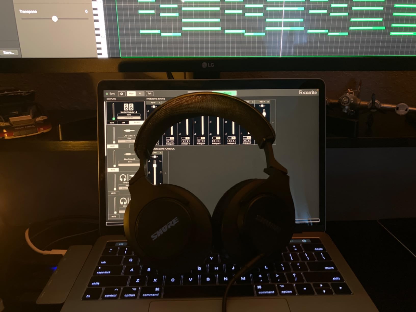 Shure SRH440A Over-Ear Wired Studio Headphones for Recording - Closed-back customer photo 2