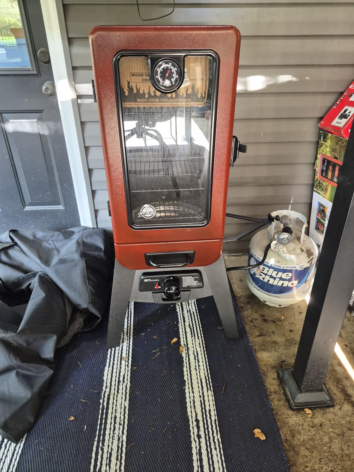 Pit Boss 3-Series Gas Vertical Smoker, Red Hammertone customer photo 1