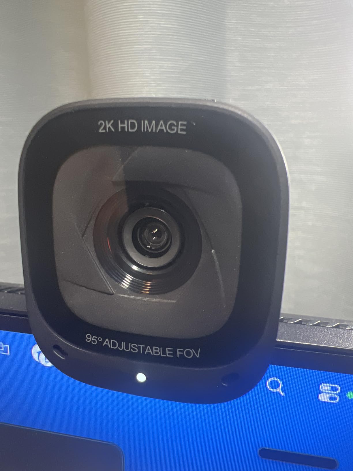 Anker PowerConf C200 2K Webcam for PC/Laptop/Mac, Low-Light Correction, Conference Microphone, 360 Degree Voice Coverage, Smart Voice Enhancement customer photo 2
