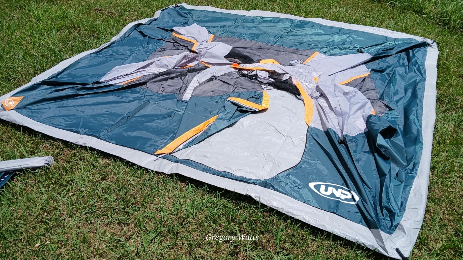 UNP 6 Person Tent for Camping, Waterproof Family Cabin Tent with Rainfly, Easy Setup Windproof Double Layer with 1 Mesh Door & 5 Large Mesh Windows 10'X9'X78in(H) customer photo 2