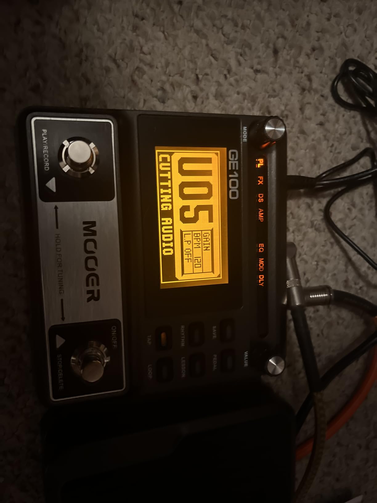 MOOER GE100 Multi-Effects Guitar Pedal with 80 Presets, 66 Effects, 180 Second Loop, 40 Drum Rhythms, Expression Volume Wah customer photo 1