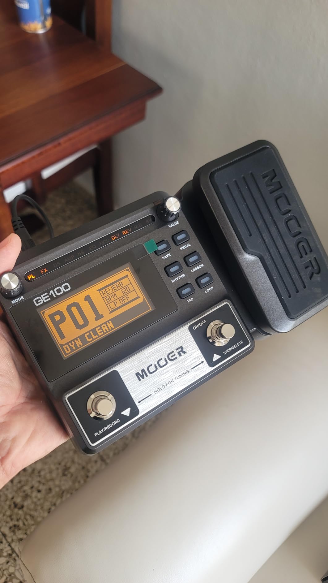 MOOER GE100 Multi-Effects Guitar Pedal with 80 Presets, 66 Effects, 180 Second Loop, 40 Drum Rhythms, Expression Volume Wah customer photo 2
