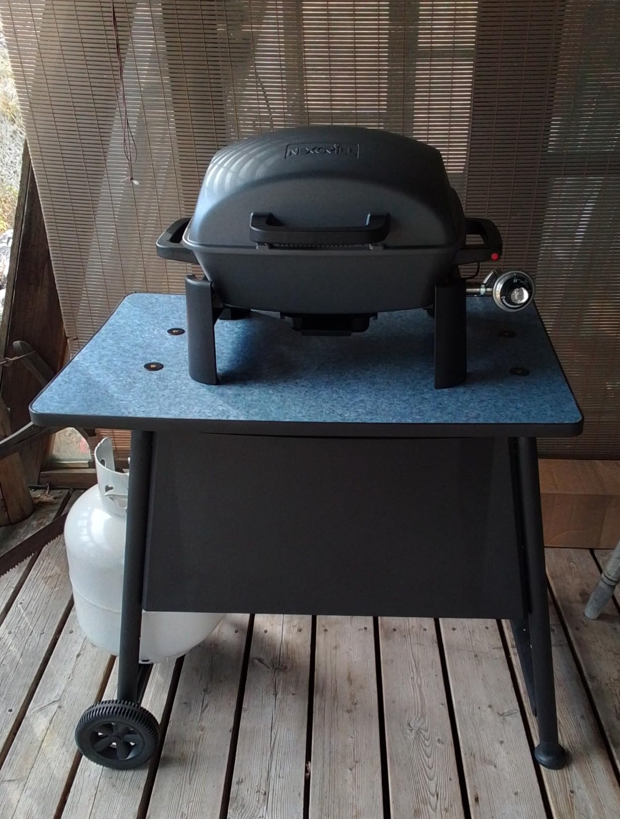 Nexgrill 1-Burner Portable Propane Gas Grill with Lid, Piezo Ignition, 10,000 BTUs, 183 SQ In, Compact Tabletop Grill for Outdoor Cooking, Camping, Tailgating, Gardens, Patios, and More - 820-BC002 customer photo 1