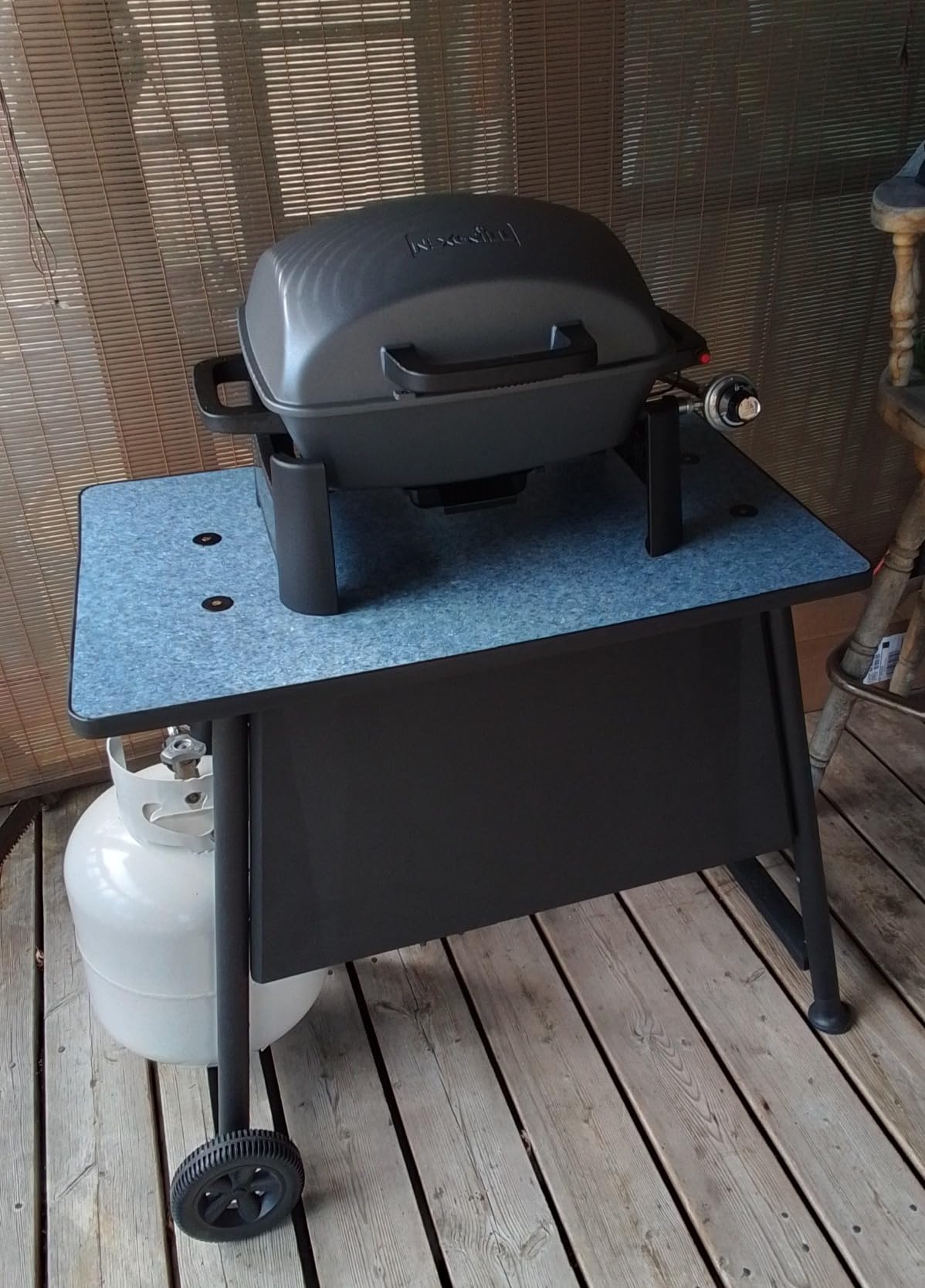 Nexgrill 1-Burner Portable Propane Gas Grill with Lid, Piezo Ignition, 10,000 BTUs, 183 SQ In, Compact Tabletop Grill for Outdoor Cooking, Camping, Tailgating, Gardens, Patios, and More - 820-BC002 customer photo 2