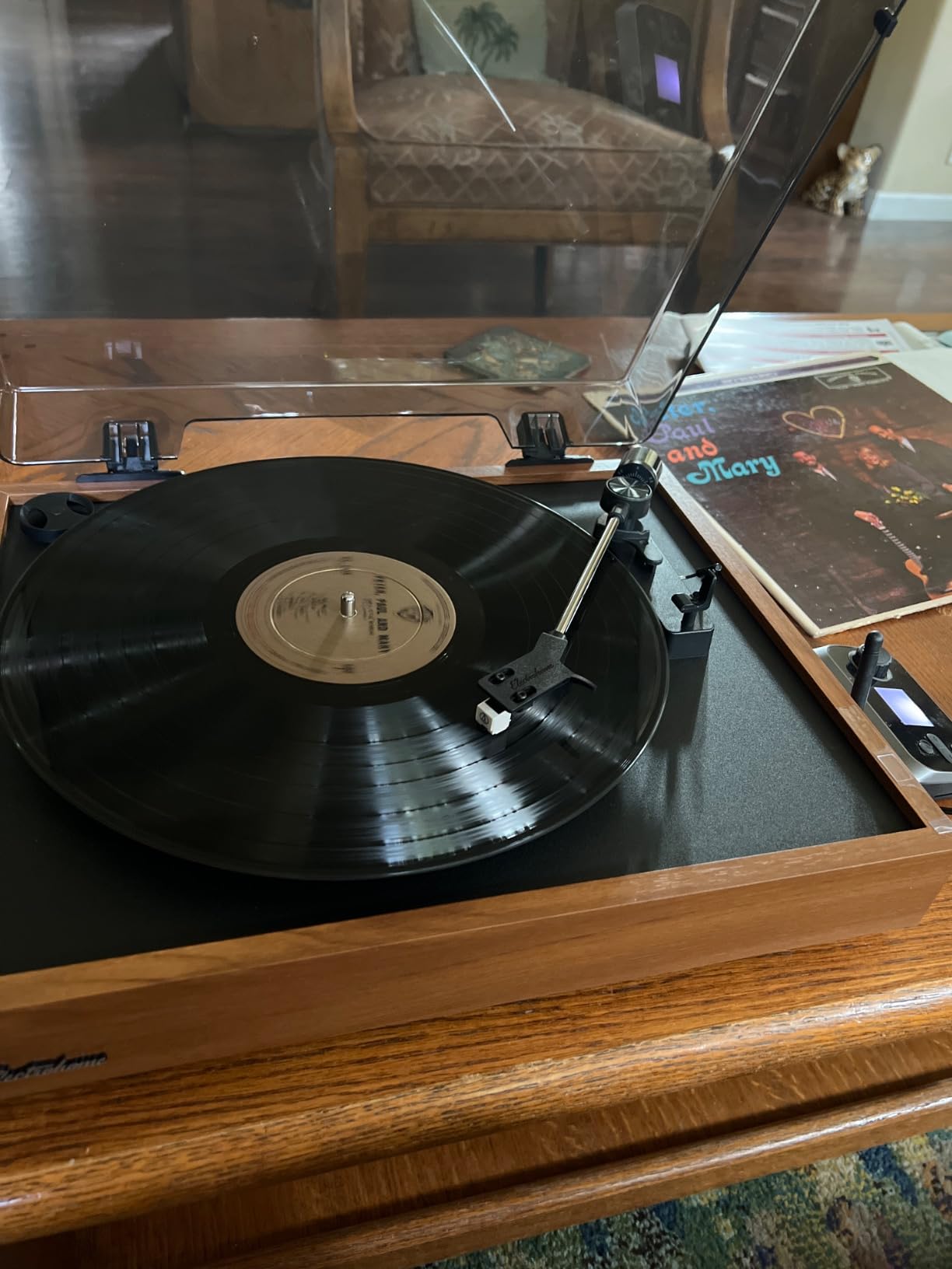 Electrohome Montrose Vinyl Record Player 2-Speed Belt-Drive Turntable, with Audio-Technica Stylus, Speed Control Motor, Built-in Preamp, Wood Plinth, Anti-resonant Platter, Auto-Stop (RR35) customer photo 1