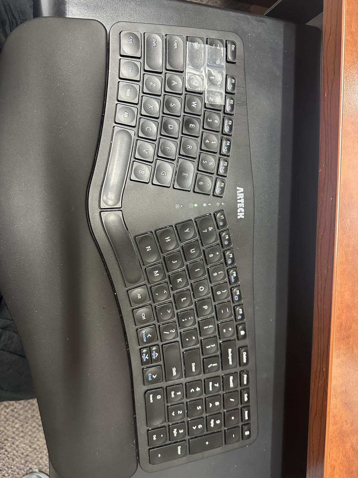 Arteck Split Ergonomic Keyboard with Palm Rest, 2.4G USB Wireless Comfortable Natural Ergonomic Split Keyboard, for Windows Computer Desktop Laptop customer photo 1