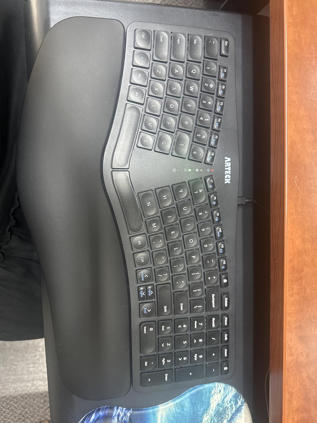 Arteck Split Ergonomic Keyboard with Palm Rest, 2.4G USB Wireless Comfortable Natural Ergonomic Split Keyboard, for Windows Computer Desktop Laptop customer photo 2
