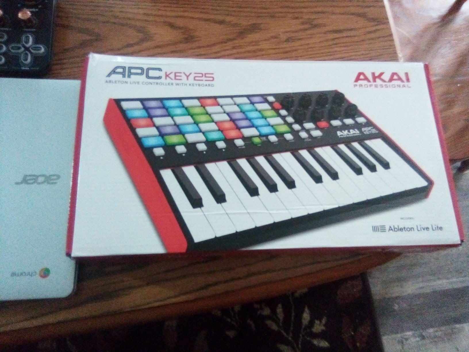 Akai Professional APC Key 25 MK2 25-Key USB MIDI Keyboard Controller for Clip Launching with Ableton Live Lite, 40 RGB Pads and 8 Rotary Knobs customer photo 2
