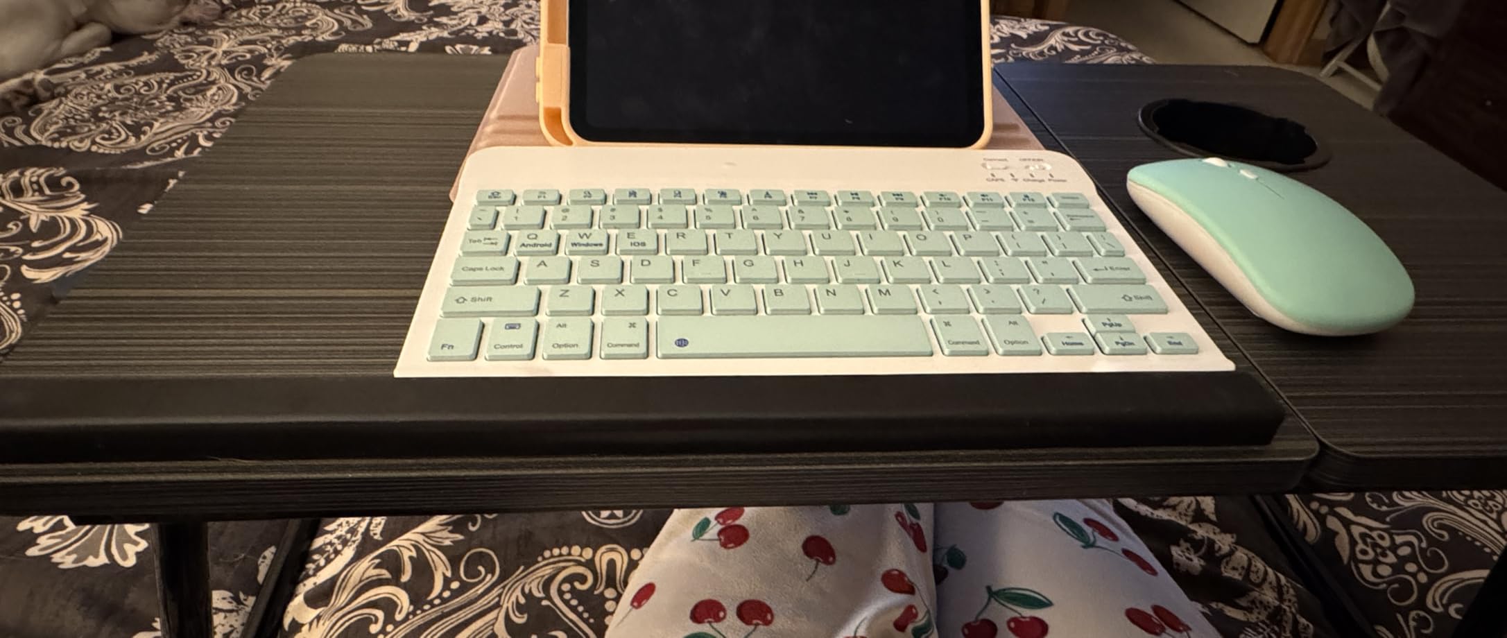CloudTrip Laptop Desk for Bed or Couch, Lap Desk, Woking in Bed Desk, Home Office Desks, Breakfast Tray, Desk with Cup Holder, Watching Movies in Bed, Laptop Stand for Bed, Fordable Legs Desk (Black) customer photo 1