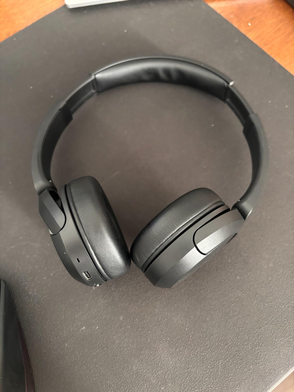 Sony WH-CH520 Wireless Headphones Bluetooth On-Ear Headset with Microphone and up to 50 Hours Battery Life with Quick Charging customer photo 1