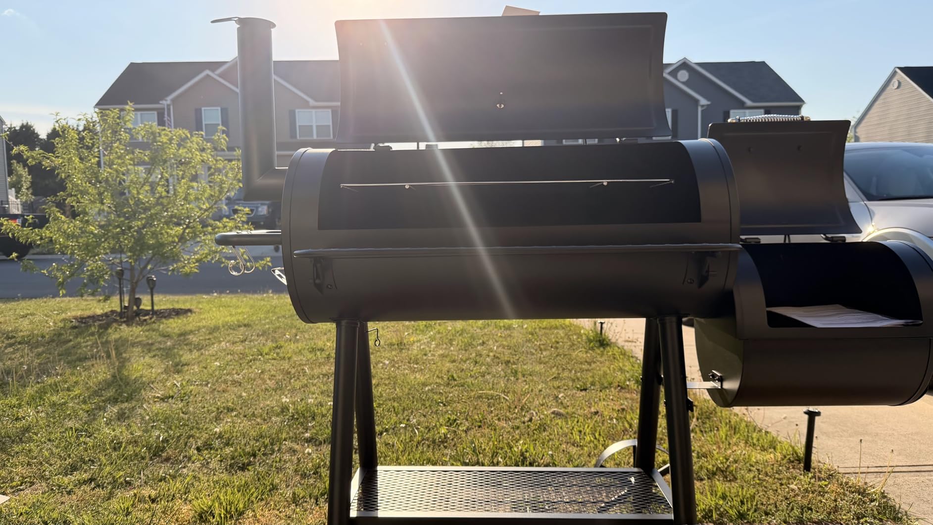 Sophia & William Charcoal Grills with Smoker Large 941 SQ.IN. Cooking Area | Outdoor Barrel Offset Smoker Grills Heavy-Duty, Barbecue Grill & Smoker Combo for Backyard BBQ Outdoor Cooking, Black customer photo 2