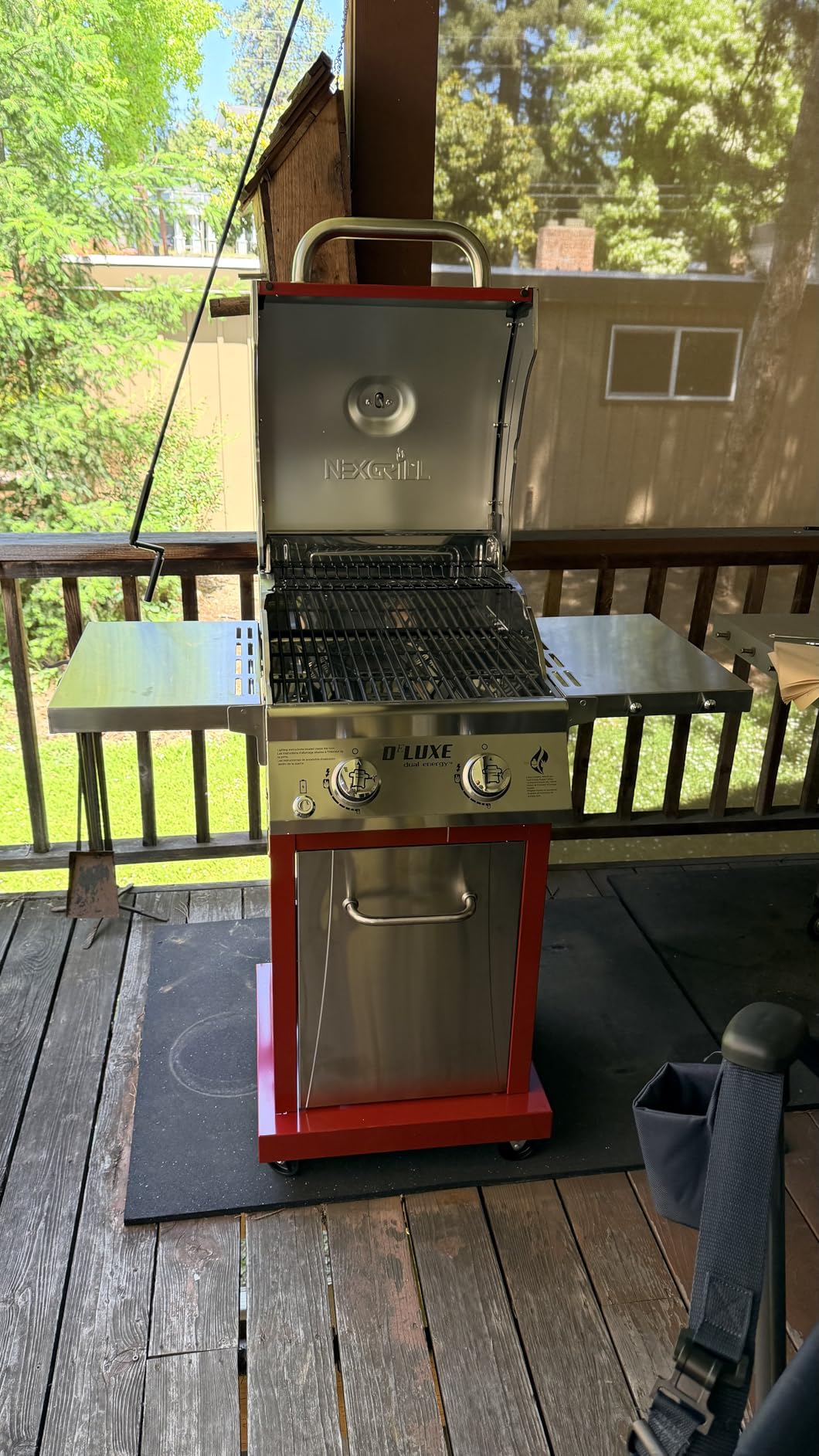 Nexgrill Deluxe 2-Burner Gas Grill, Compact with Foldable Shelves in Red | 28,000 BTU, Built-In Thermometer, 401 Sq In Cooking Space customer photo 1